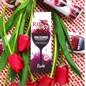 RED WINE EXTRACT FOAM CLEANSER